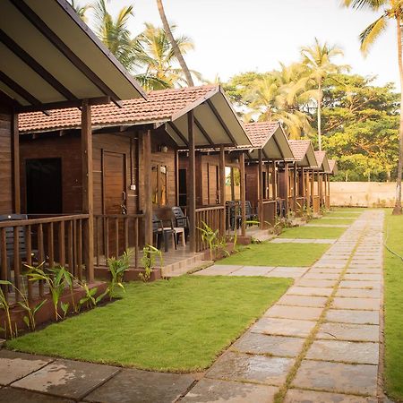 Ciiroc Hotel Morjim Exterior photo