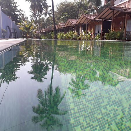 Ciiroc Hotel Morjim Exterior photo